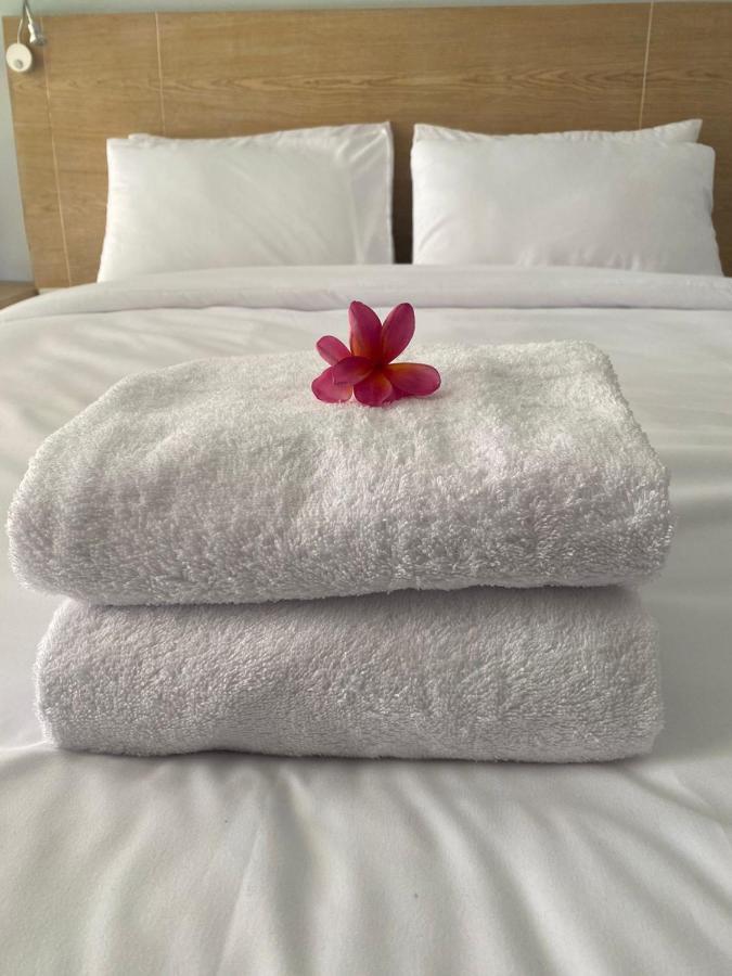 Manuver Surf And Stay Uluwatu Bali Jimbaran Exterior foto
